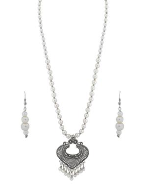 silver plated pearl necklace - 17466227 - Standard Image - 3
