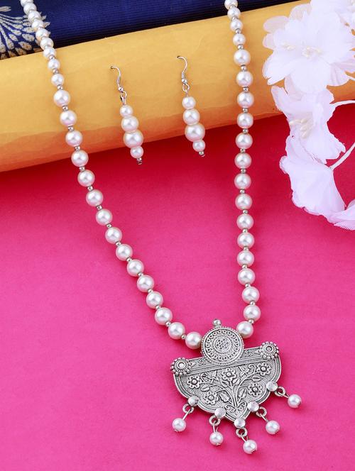 silver plated pearl necklace - 17466231 - Standard Image - 1