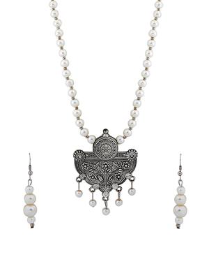 silver plated pearl necklace - 17466231 - Standard Image - 2