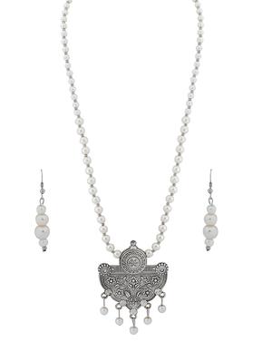 silver plated pearl necklace - 17466231 - Standard Image - 3