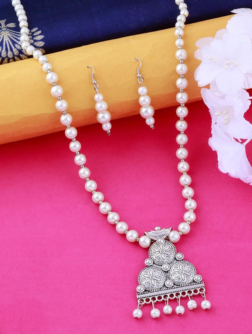 silver plated pearl necklace - 17466232 - Zoom Image - 1