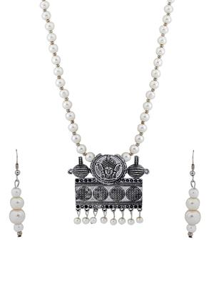 silver plated pearl necklace - 17466236 - Standard Image - 2
