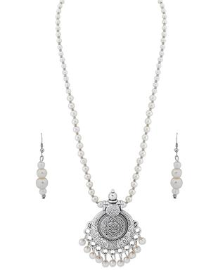 silver plated pearl necklace - 17466237 - Standard Image - 3