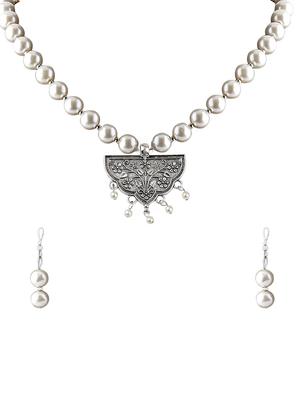 silver plated pearl necklace - 17466238 - Standard Image - 2