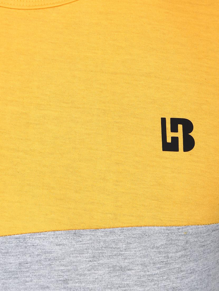 yellow color block cut & sew t-shirt - 17468529 - Zoom Image - 4