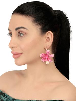 pink metal studs earring - 17468785 - Standard Image - 3