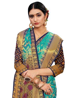 self design kanjivaram saree with blouse - 17469550 - Standard Image - 3