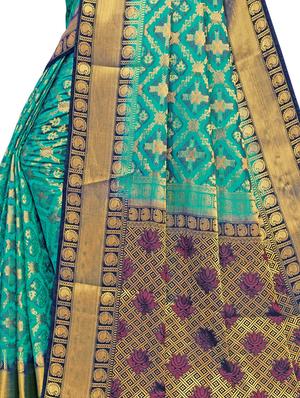 self design kanjivaram saree with blouse - 17469550 - Standard Image - 5