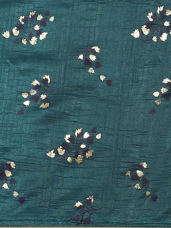 floral printed saree with blouse - 17470587 - Zoom Image - 4