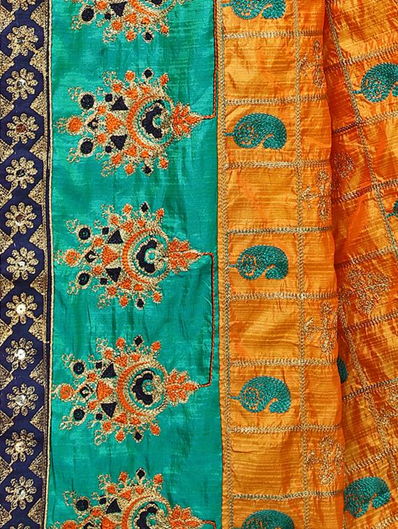 paisley embroidered saree with blouse - 17472276 - Zoom Image - 4
