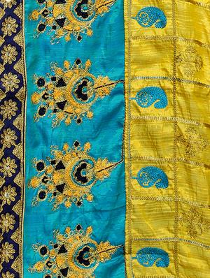paisley embroidered saree with blouse - 17472322 - Standard Image - 4