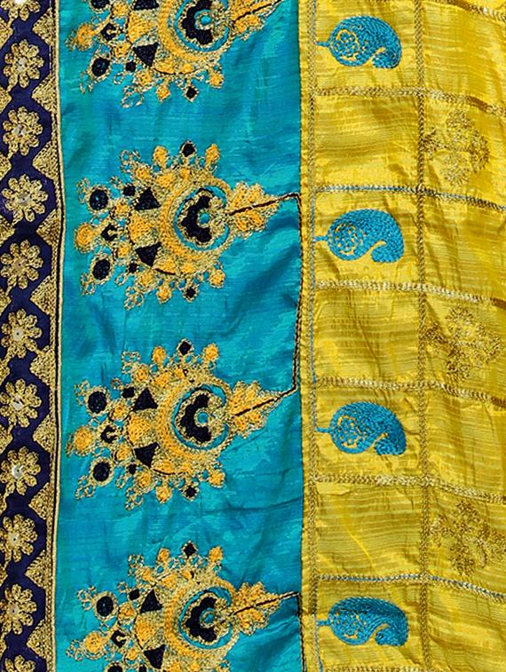 paisley embroidered saree with blouse - 17472322 - Zoom Image - 4