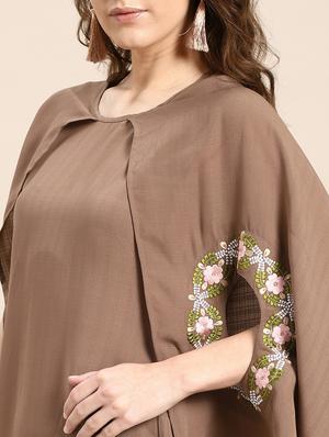 cape sleeved embroidered detail maxi dress - 17472625 - Standard Image - 5