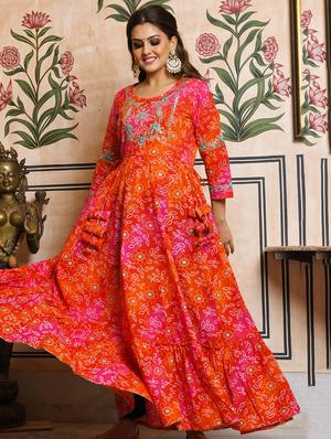 bandhani print flared ethnic dress - 17474356 - Standard Image - 4