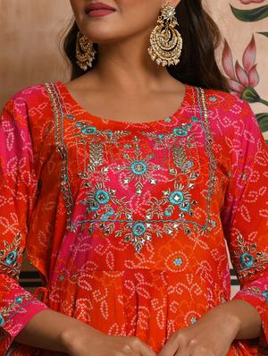 bandhani print flared ethnic dress - 17474356 - Standard Image - 5