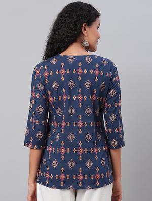 round neck printed top - 17474380 - Standard Image - 3