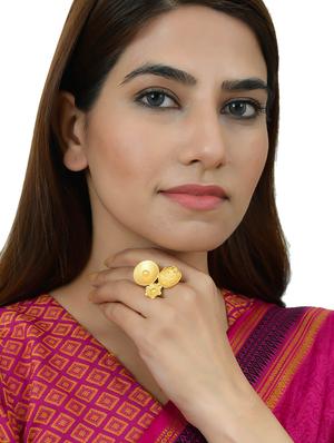 brass finger ring - 17475992 - Standard Image - 4