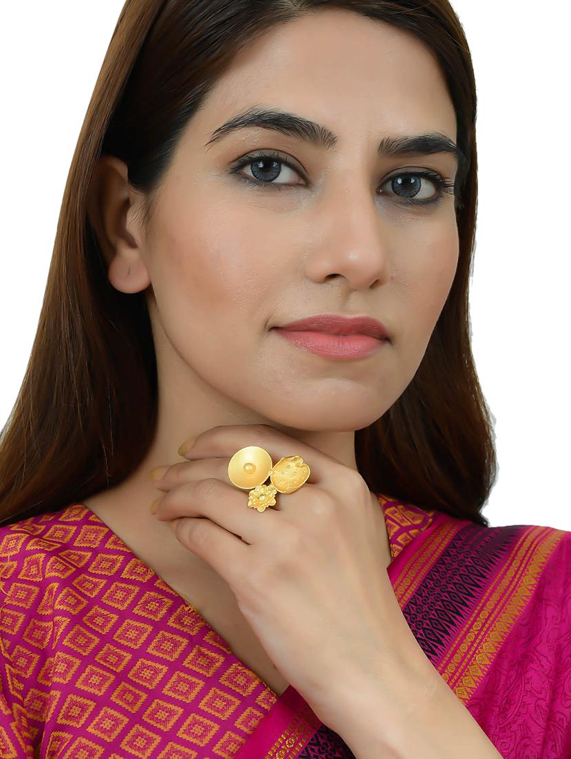 brass finger ring - 17475992 - Zoom Image - 4