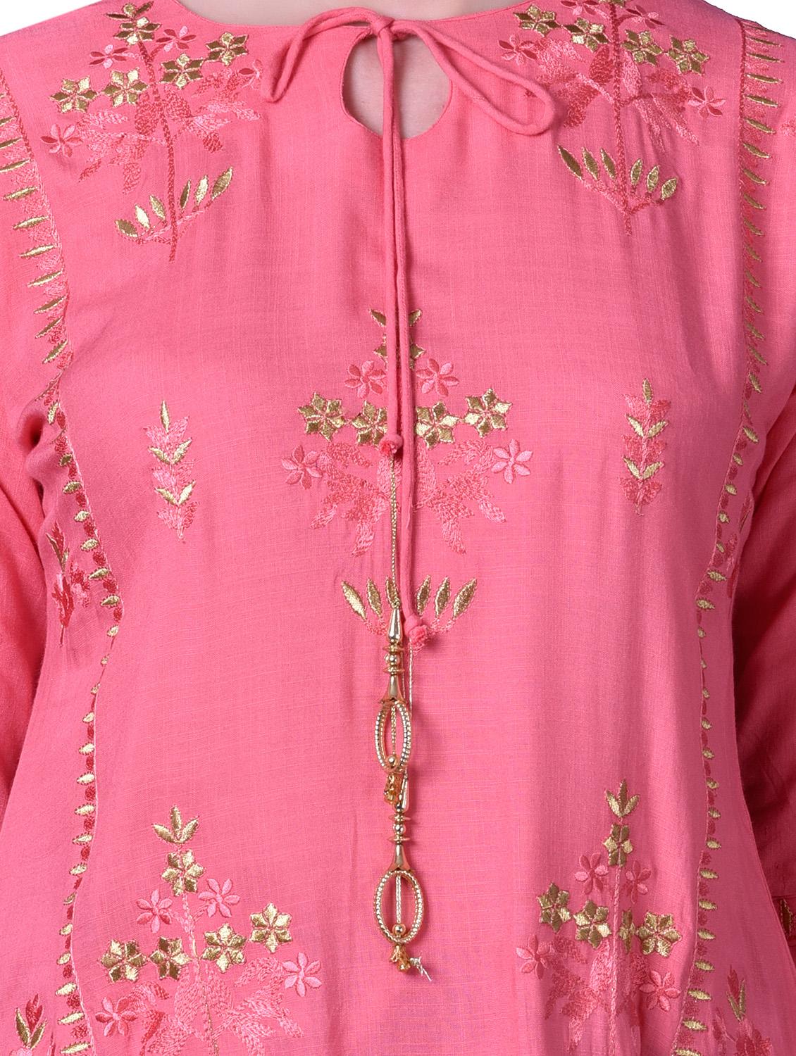 embroidered straight kurta - 17476786 - Zoom Image - 4