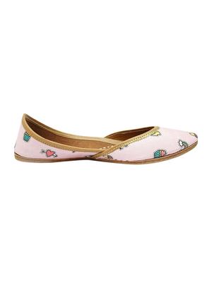 pink slip on jutis - 17477420 - Standard Image - 3