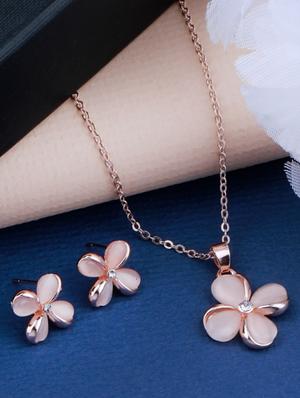 gold crystal pendant - 17477703 - Standard Image - 3