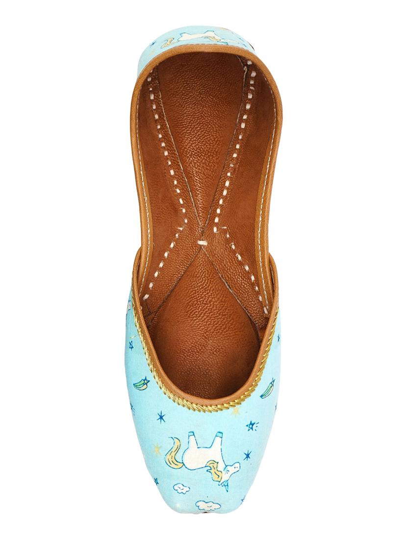 blue slip on jutis - 17477802 - Zoom Image - 3