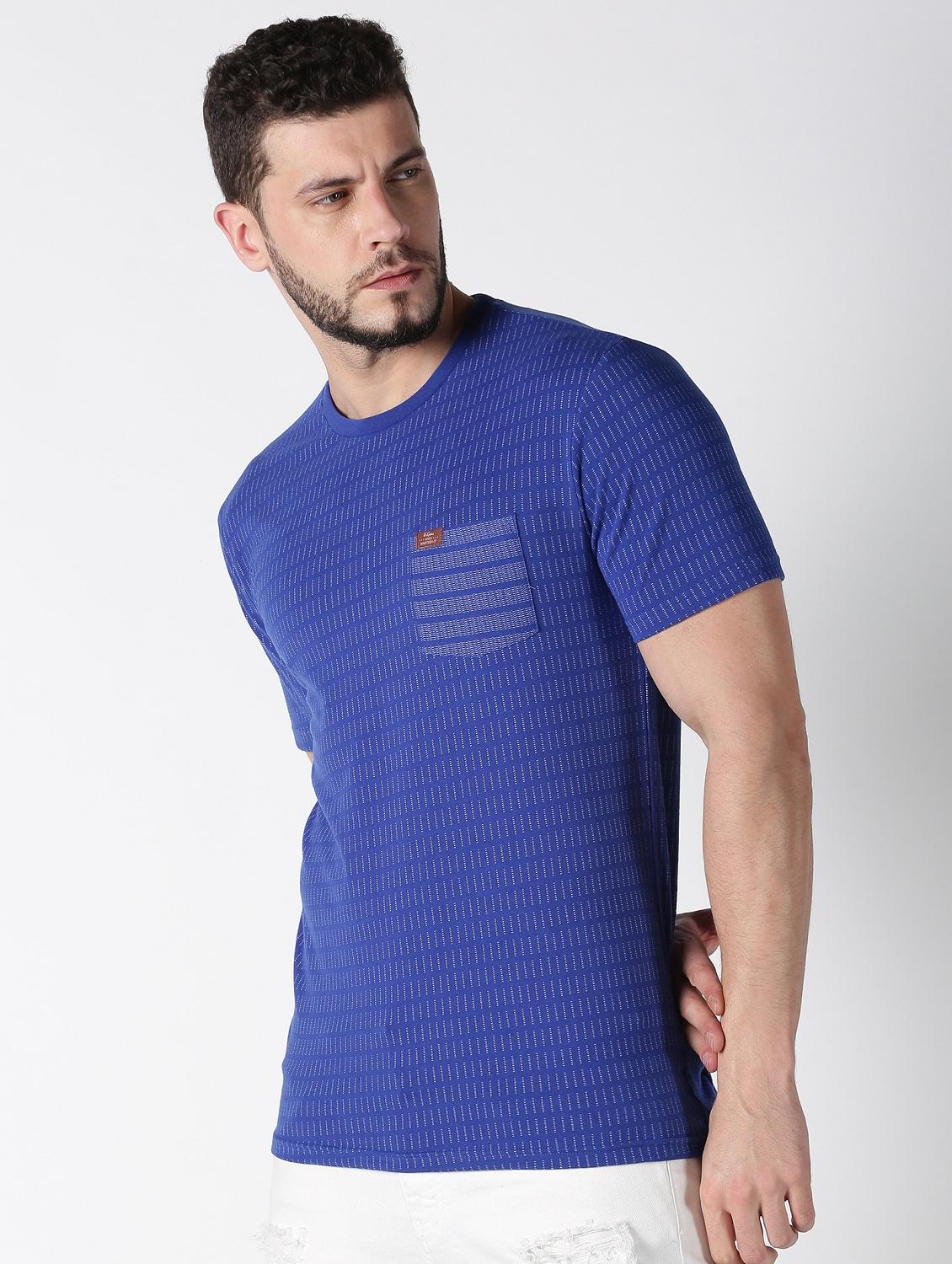 blue self design pocket t-shirt - 17482362 - Zoom Image - 2