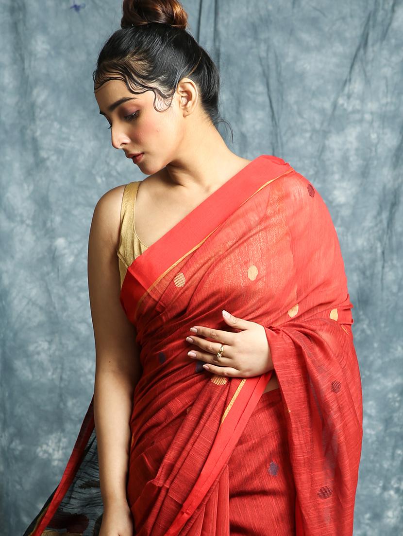 contrast bordered woven saree with blouse - 17482426 - Zoom Image - 3