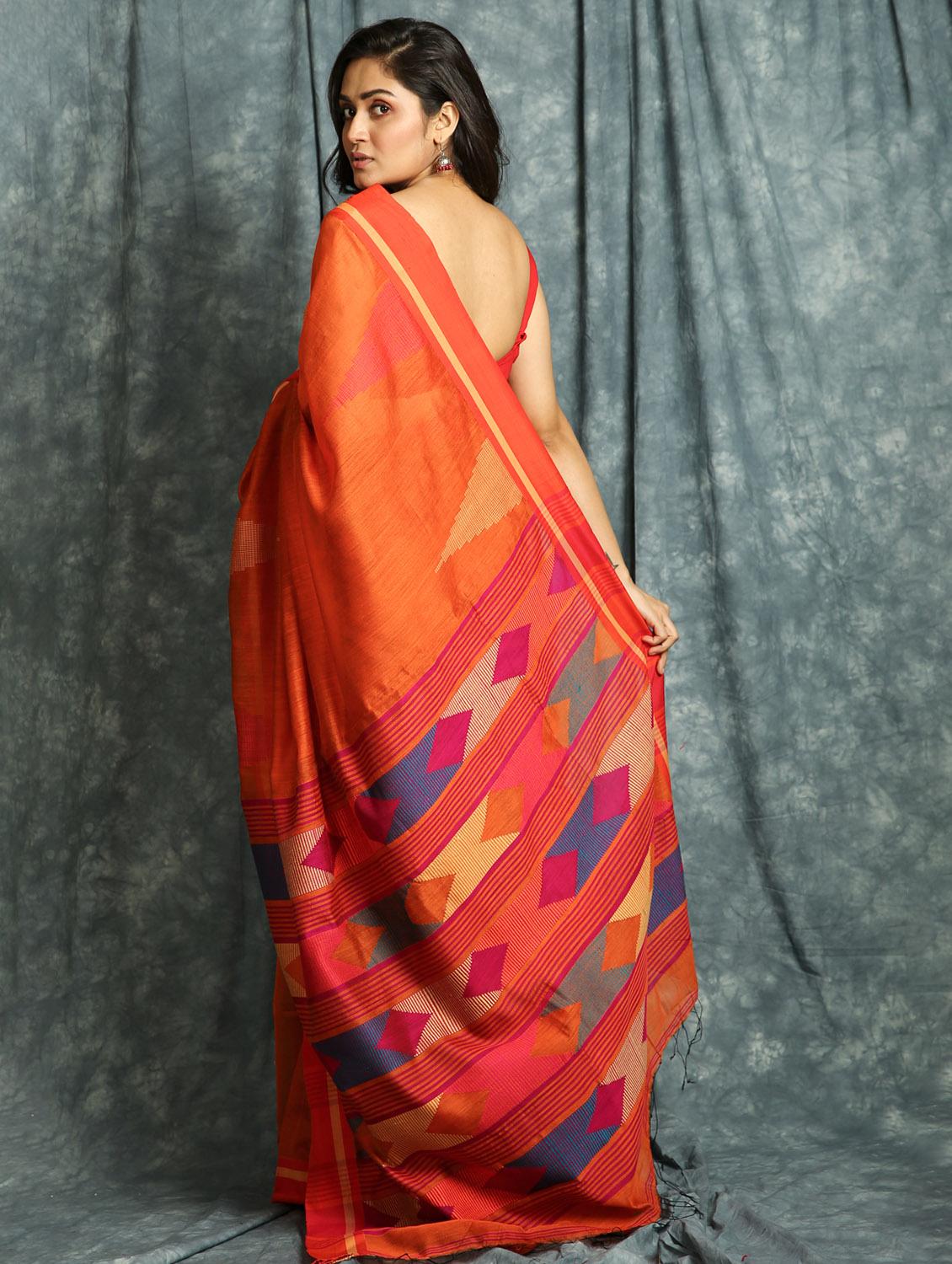 self design handloom saree with blouse - 17482431 - Zoom Image - 2