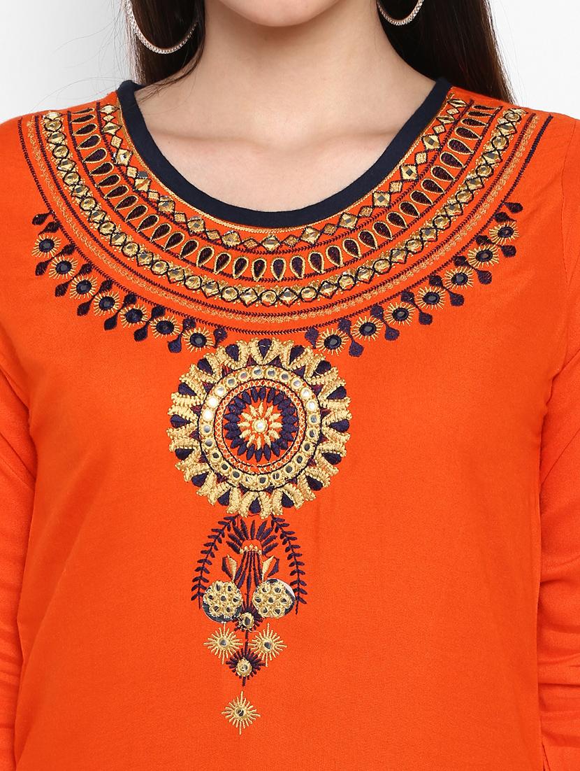 embroidered straight kurta - 17483015 - Zoom Image - 4
