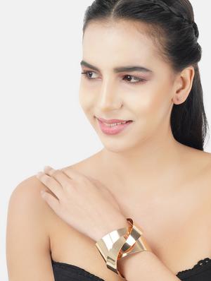 gold metal cuffs bracelet - 17491335 - Standard Image - 5
