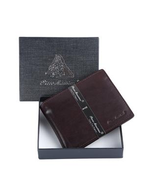 brown leather wallet - 17492971 - Standard Image - 6
