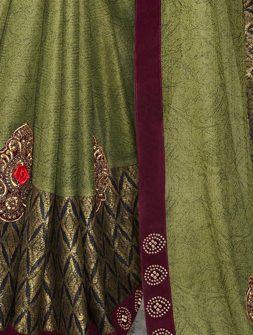 foil printed saree with blouse - 17494986 - Zoom Image - 2