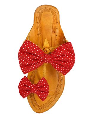 red fabric one toe kolhapuris - 17500191 - Standard Image - 3