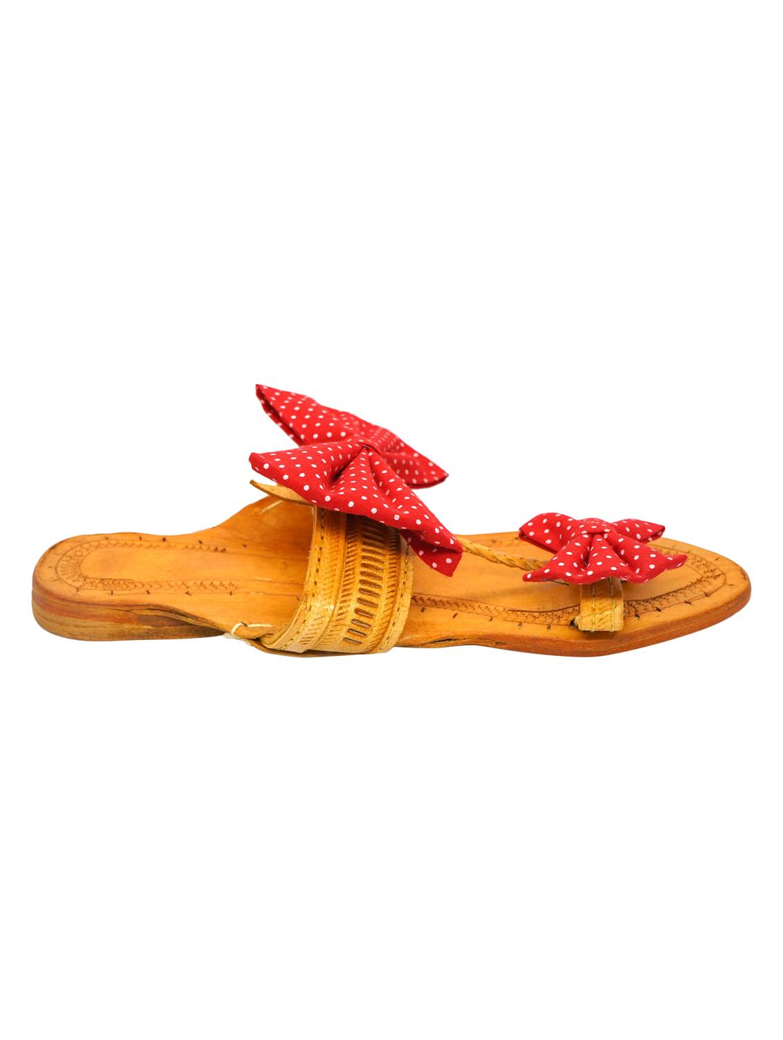 red fabric one toe kolhapuris - 17500191 - Zoom Image - 2