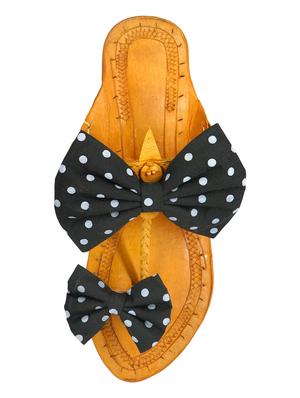 black fabric one toe kolhapuris - 17500311 - Standard Image - 3
