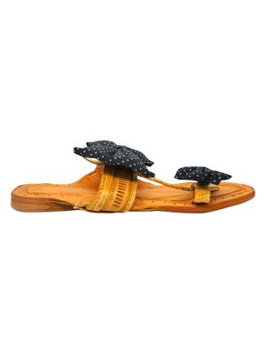 black fabric one toe kolhapuris - 17500528 - Standard Image - 2