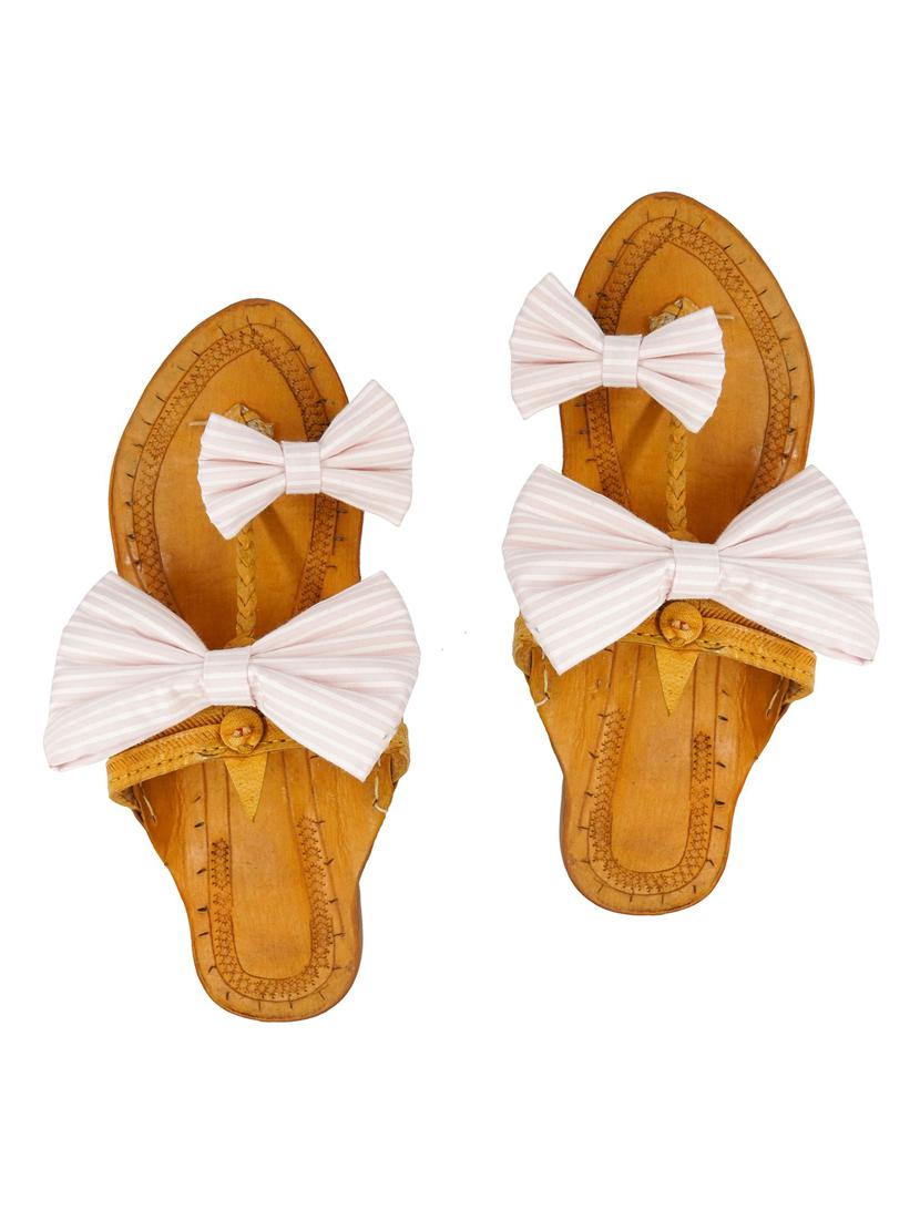 pink fabric one toe kolhapuris - 17501104 - Zoom Image - 1