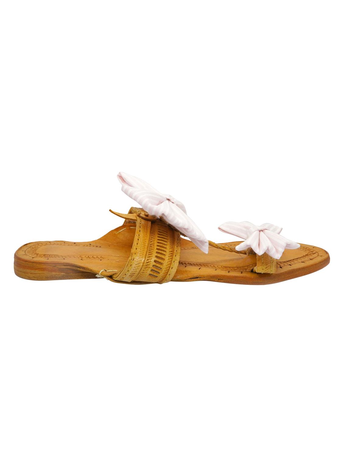 pink fabric one toe kolhapuris - 17501104 - Zoom Image - 2