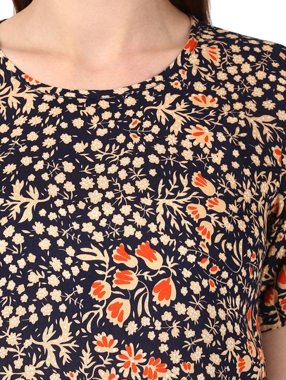 round neck floral top - 17503046 - Zoom Image - 5