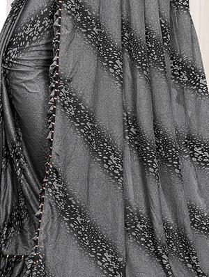 foil printed saree with blouse - 17508211 - Standard Image - 4