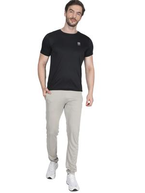 black solid t-shirt - 17511629 - Standard Image - 4