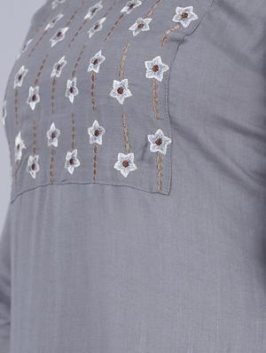 embroidered straight kurta - 17514409 - Standard Image - 4