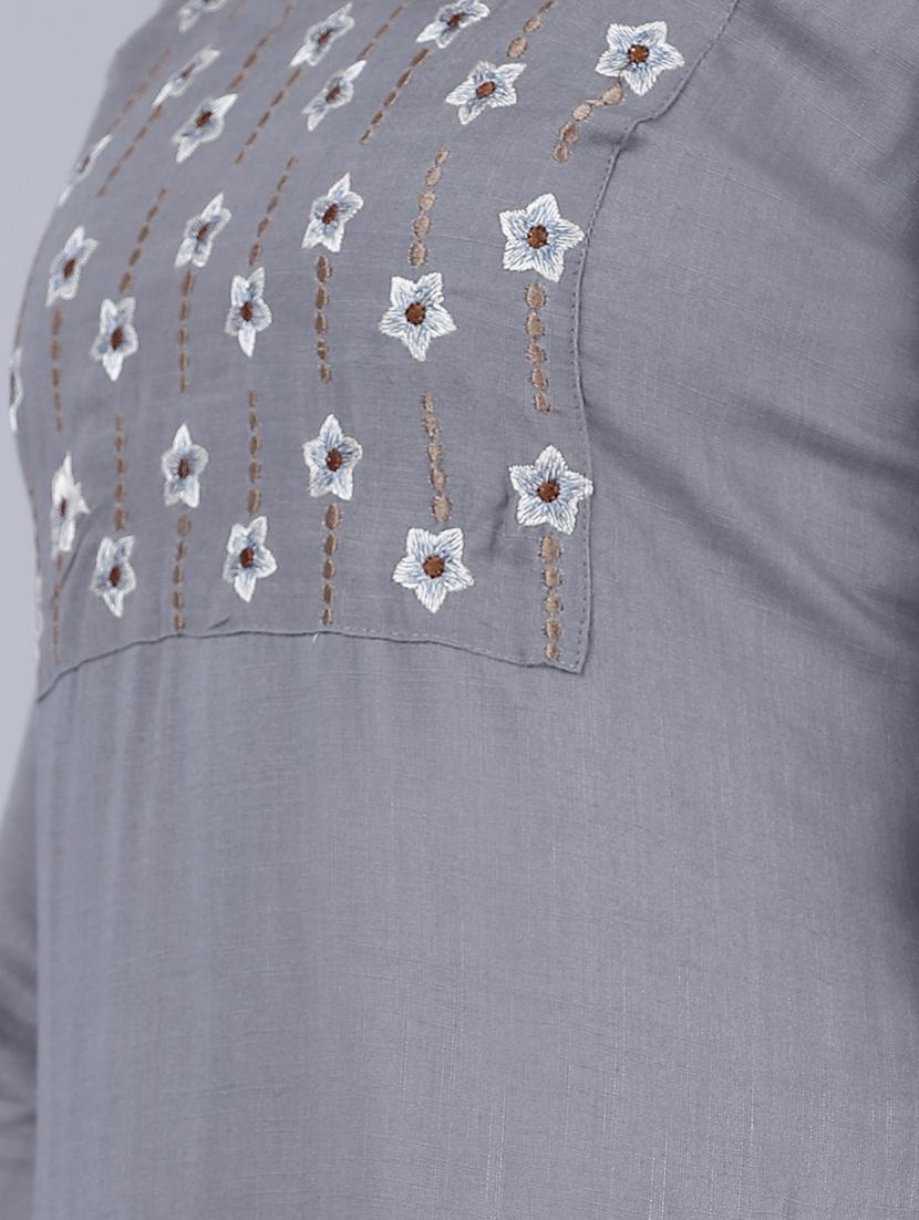 embroidered straight kurta - 17514409 - Zoom Image - 4