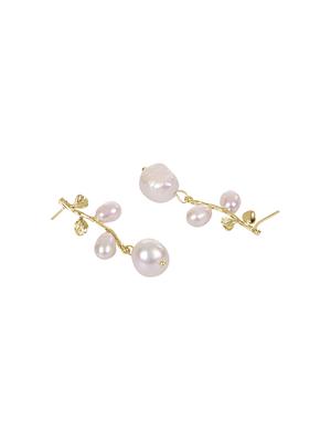 white brass drop earring - 17516589 - Standard Image - 3