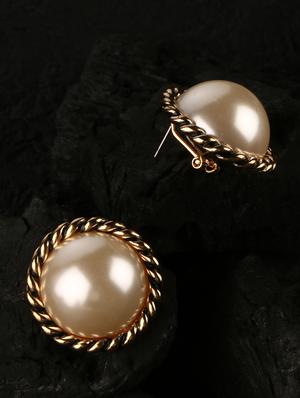 gold brass studs earring - 17518316 - Standard Image - 2