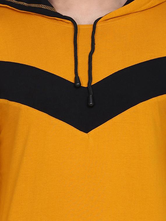 mustard color block cut & sew hooded t-shirt - 17520447 - Zoom Image - 4