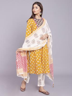floral suit set - 17520597 - Standard Image - 2