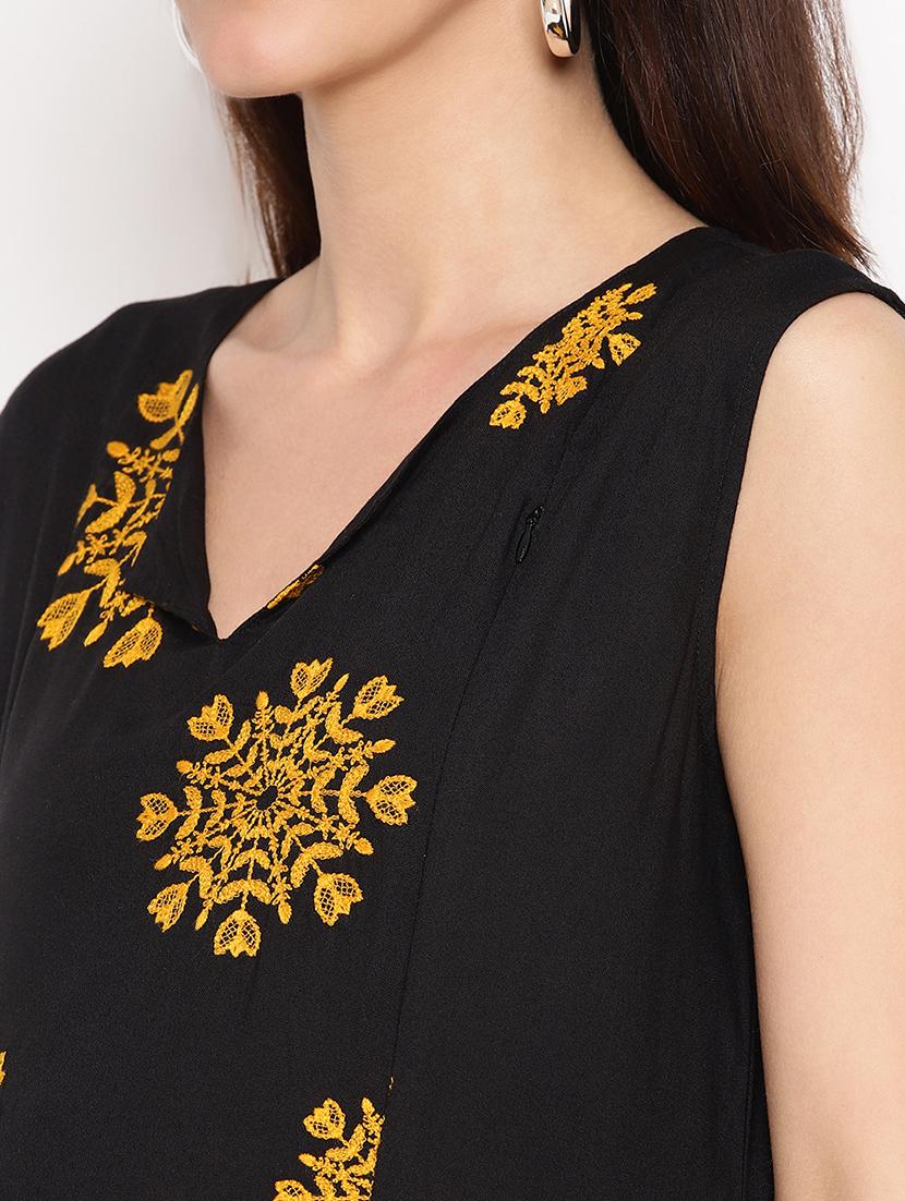 embroidered maternity wear dress - 17521946 - Zoom Image - 4