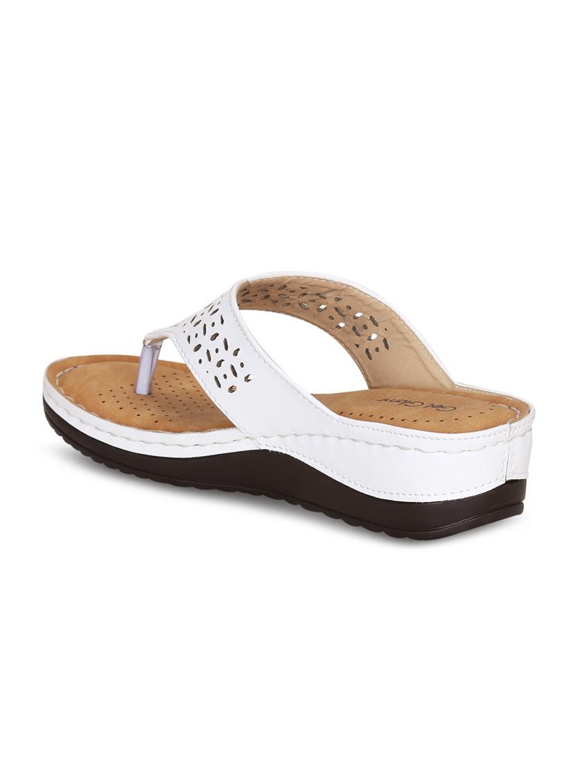 white faux leather toe separator sandals - 17522264 - Zoom Image - 2